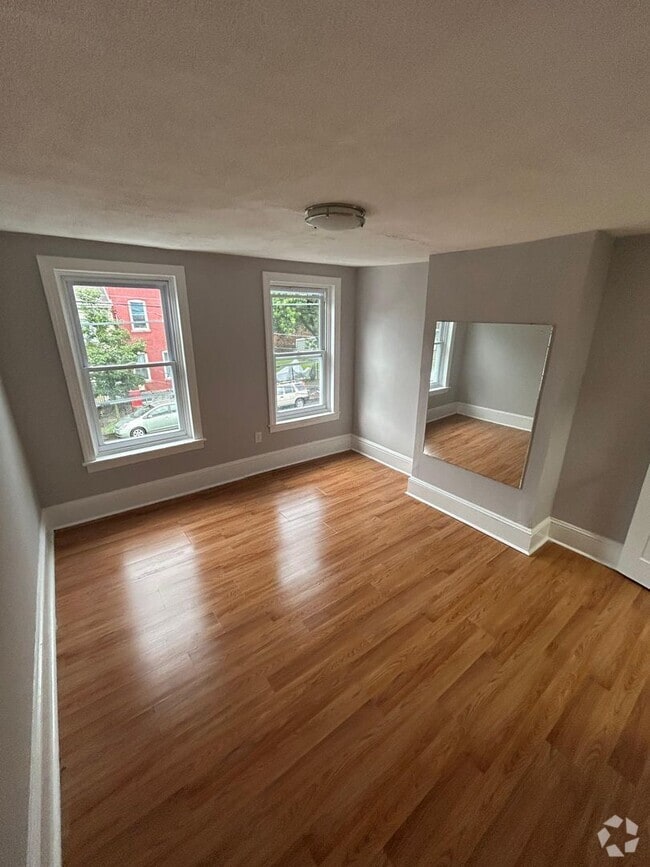 Building Photo - 622 Lamberton St