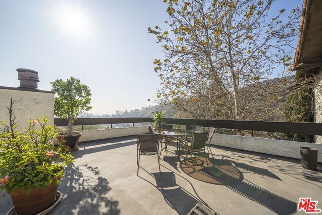Building Photo - 2700 Cahuenga Blvd