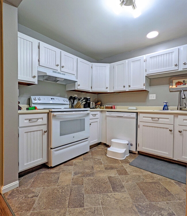 Building Photo - 58 Branch Tpke