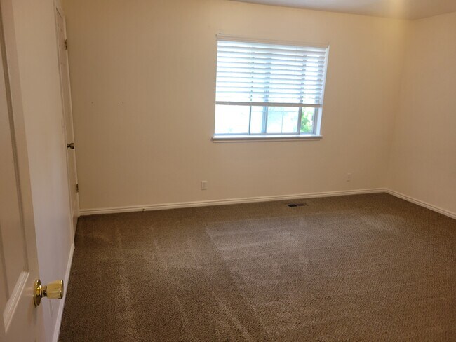 Foto del edificio - 743 Sioux Dr