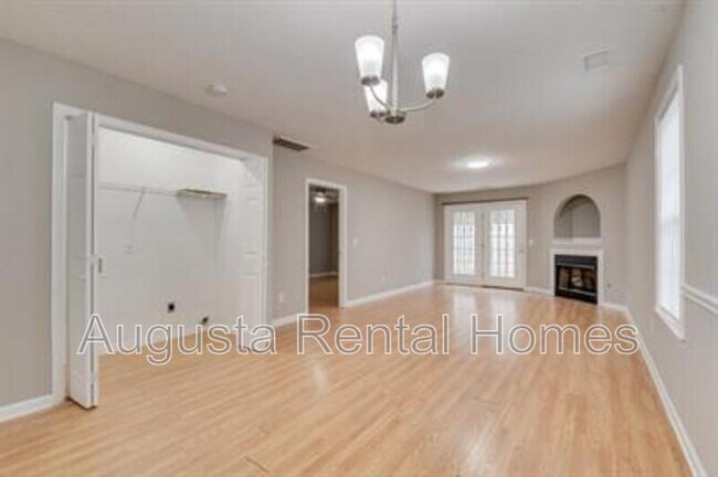 Foto del edificio - 102 Kelly Dr