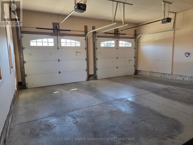 Building Photo - 12 Knell Cres