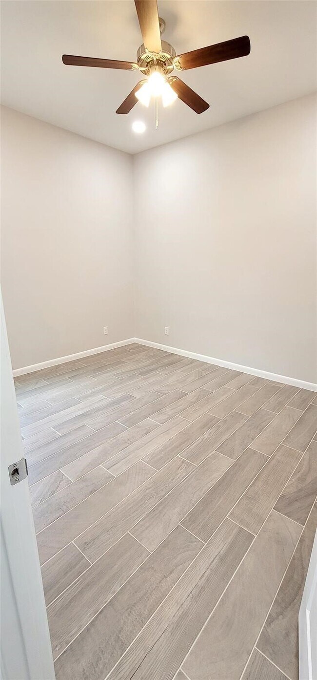 Foto del edificio - 1502 Charles St