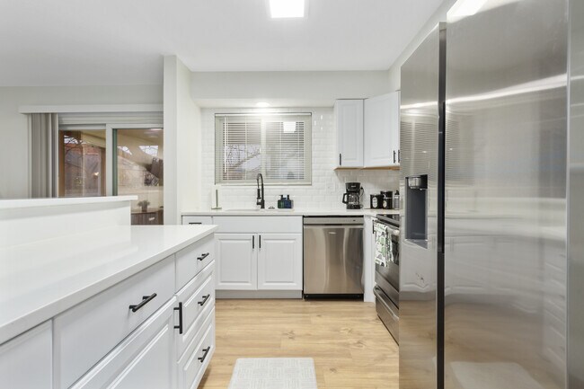 Building Photo - 10706 W 90th Ter