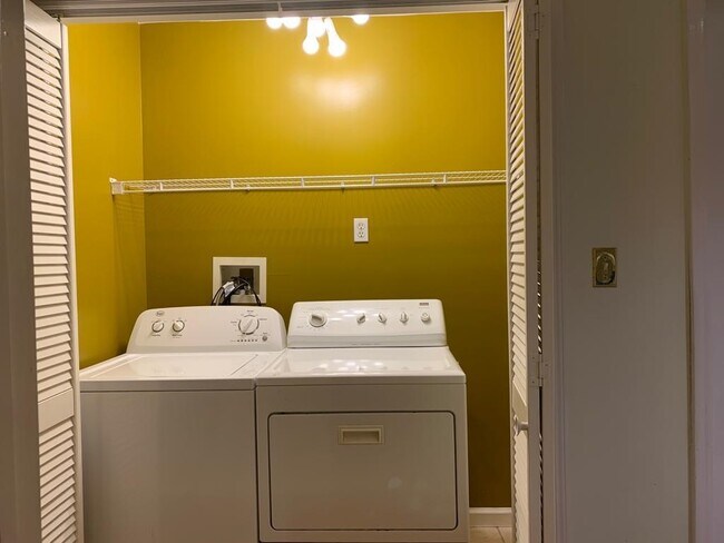 Foto del edificio - 165 Grant Ave