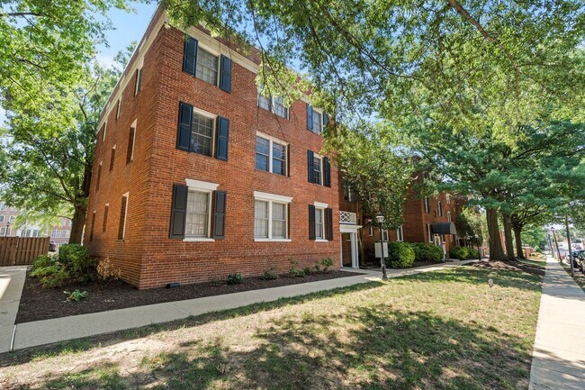 Foto del edificio - 600 Bashford Ln