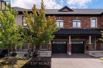 Building Photo - 19 Cygnus Cres