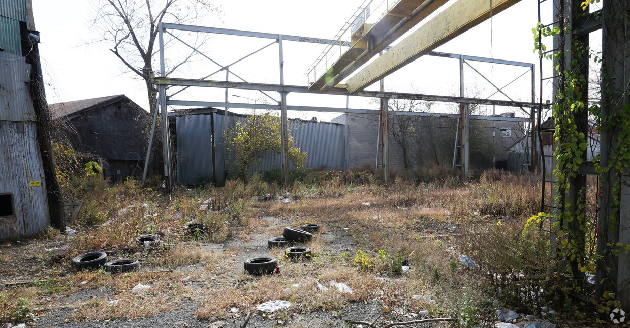 Building Photo - Willets Point
