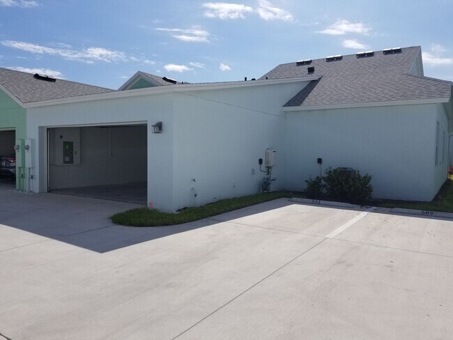 Building Photo - Sought after Margaritaville 2/2!