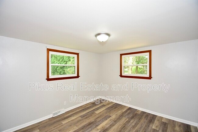 Foto del edificio - 8509 Market Ave N