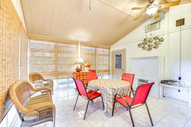 Building Photo - 4149 Via Aragon