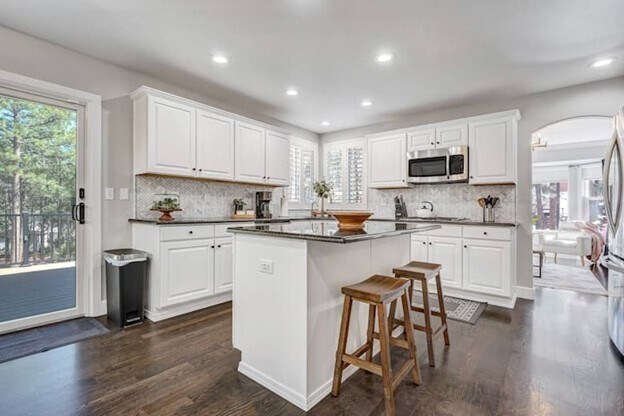Foto del edificio - 15585 Timberside Ct