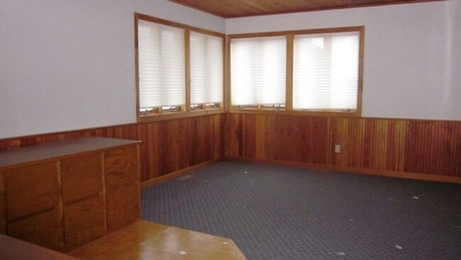 Building Photo - 2485 Independence Rd