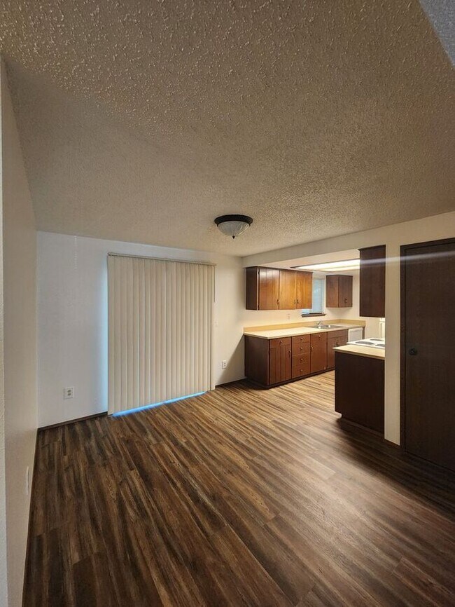 Foto del edificio - Nice 2 Bedroom Duplex in Edgewood!