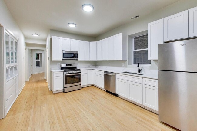 Building Photo - 3080 N Davlin Ct