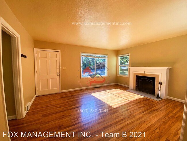 Foto del edificio - 3 br, 1 bath House - 4007 SW Comus St.