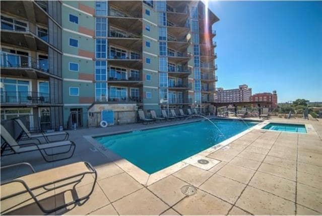 Building Photo - 1001 Belleview St