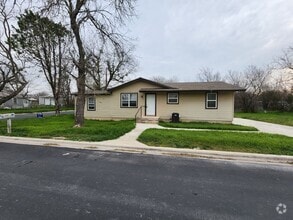Building Photo - 501 McNeil