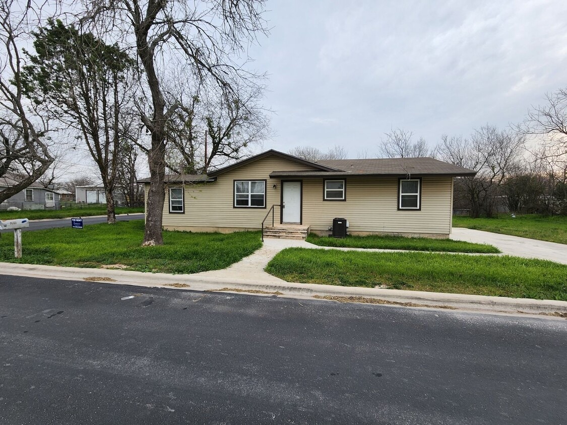 501 McNeil, TX 78611 House Rental in TX