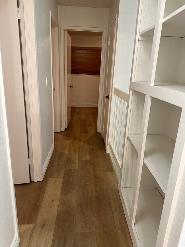 Foto del edificio - 1893 Cherokee Dr