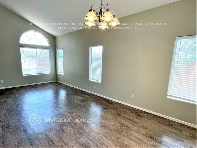Foto del edificio - 1512 E Auburn Valley Ave