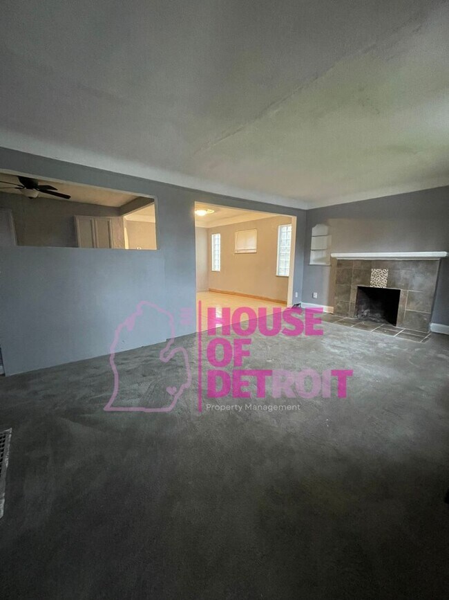 Foto del edificio - 3 BEDROOM | 1 BATHROOM | FREE PRE SCREEN