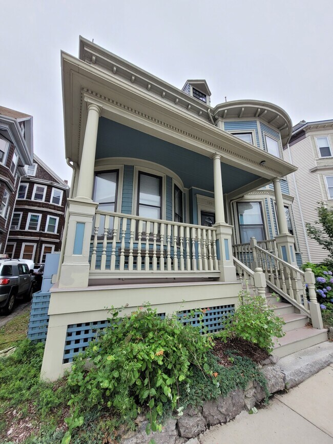 Building Photo - 126 Calumet St
