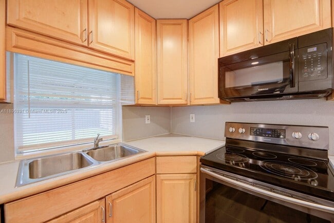 Foto del edificio - 7720 NW 15th St