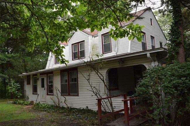 Building Photo - 105 Oak Tree Ave