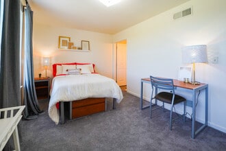 Building Photo - The Heights at Slippery Rock