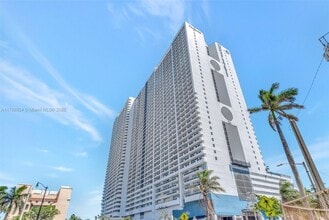 Building Photo - 1717 N Bayshore Dr