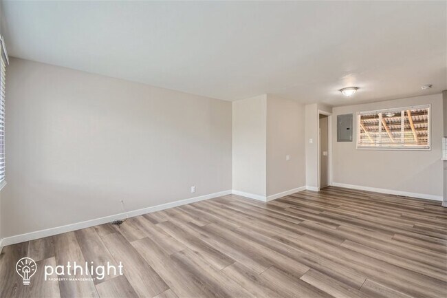 Foto del edificio - 1120 W Oxford Ave