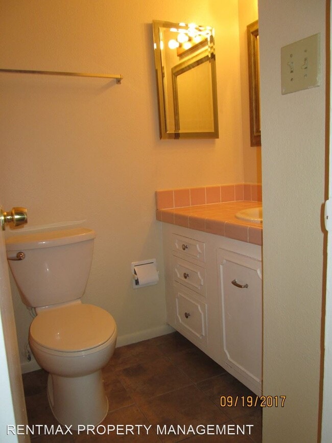 Building Photo - 3 br, 2 bath House - 2132 JEANNE DR
