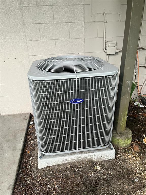 Building Photo - 5885 Dahlia Dr