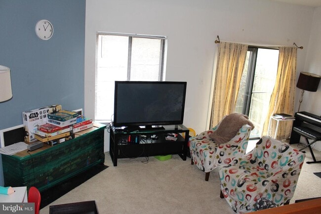 Building Photo - 10640 Muirfield Dr