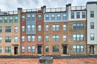 Building Photo - 44579 Wolfhound Sq