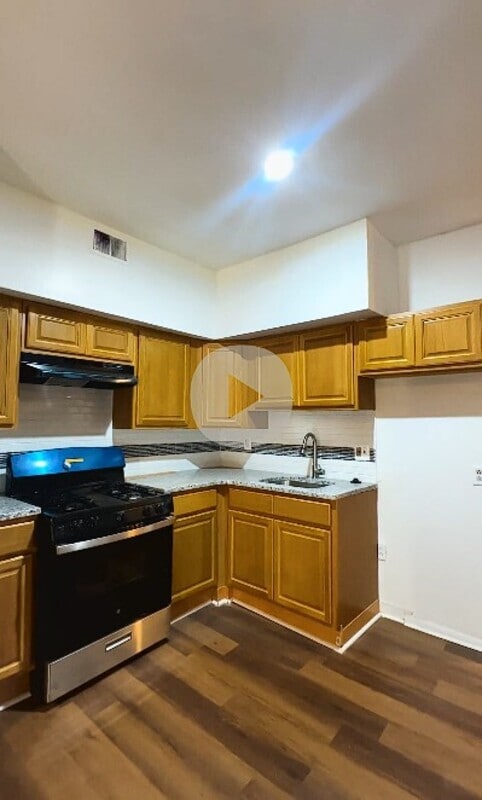 Building Photo - 4215 W Girard Ave