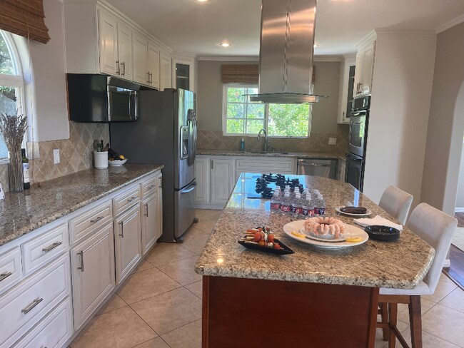 Foto del edificio - 4275 Crestview Dr