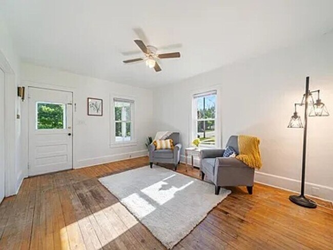 Foto del edificio - 3 Bed, 1 Bath Single Family Home