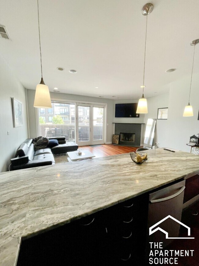 Building Photo - 2 bedroom in Chicago IL 60642