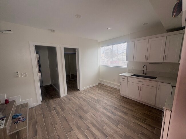 Foto del edificio - 13101 1/2 Bracken St