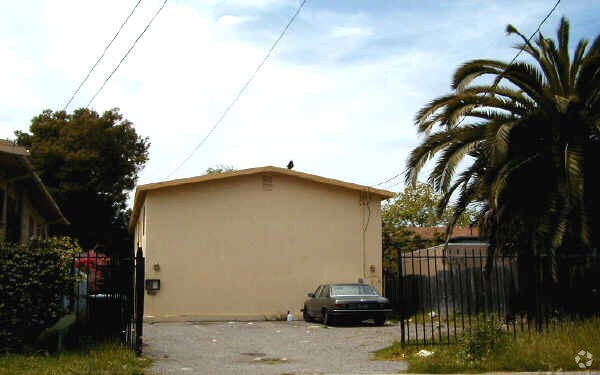 Building Photo - 3108 Harper St