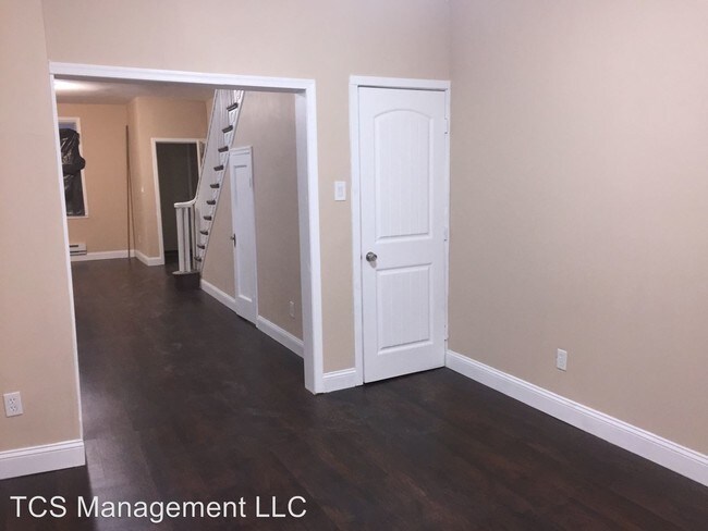 Building Photo - 3 br, 1.5 bath House - 1948 E Monmouth Street