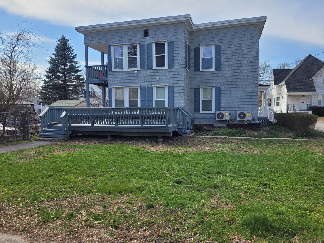Primary Photo - 25 Newman St