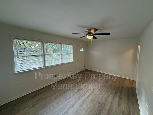 Foto del edificio - 379 Utoy Cir SW
