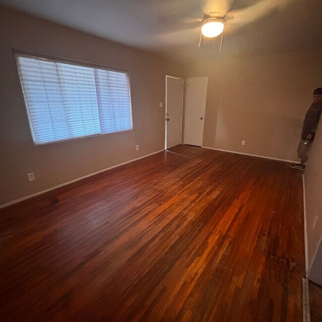 Building Photo - Bright 2 Bed / 1 Bath Home in Tempe – Avai...