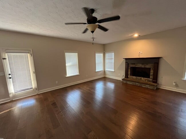 Building Photo - 1247 Cottage Pointe Ct