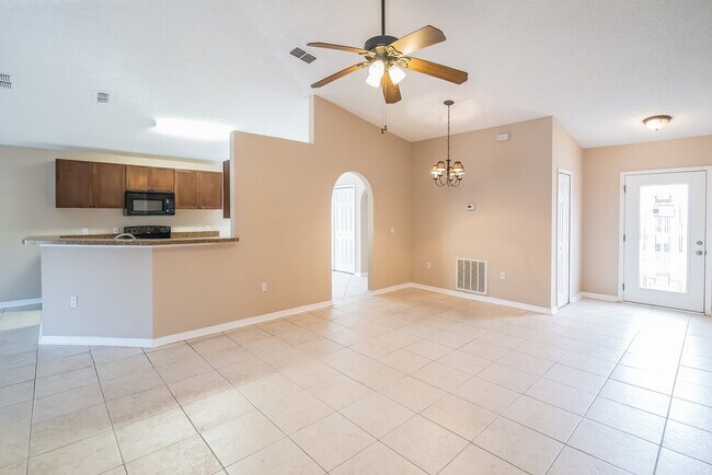 Foto del edificio - 12607 Reeding Ridge Dr N