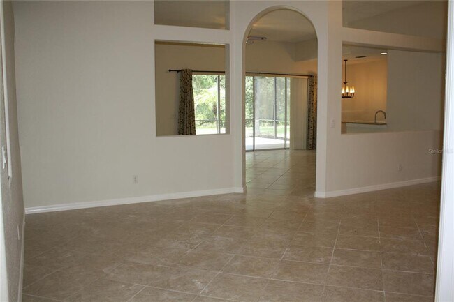 Foto del edificio - 9115 Pinebreeze Dr