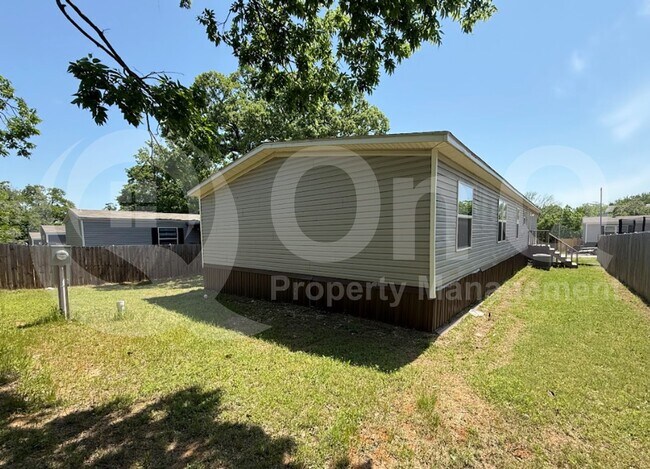 Building Photo - 7415 Remington Rd